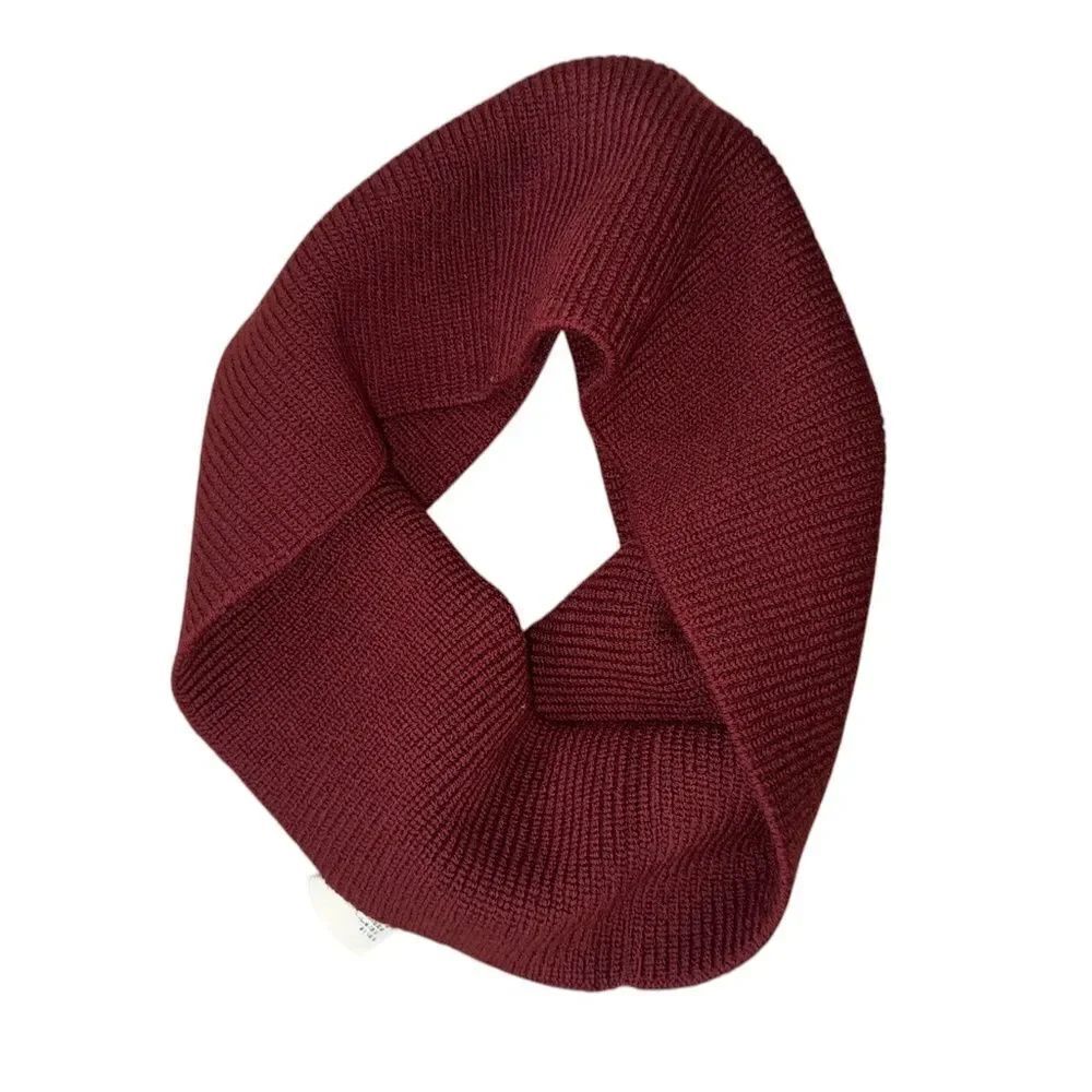 Salvatore Ferragamo NWT Wool Blend Ribbed Neck Warmer in Burgundy $389